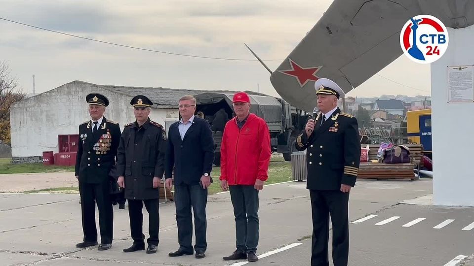 «Равнение на героев»: торжественное построение и мастер-классы