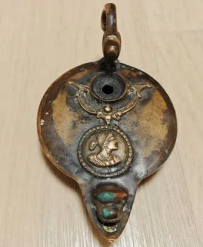 Три самых необычных объявления в городе по версии интернет-редакции "Вести Севастополь"