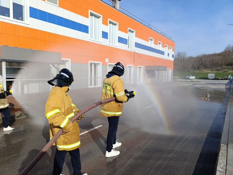 � ������ ������� ������ ����� �� ������������ � �������-������������ ����� �������� ������ ������������ �����