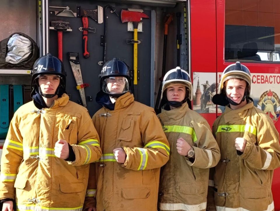 В рамках проекта «Живые уроки по безопасности» в пожарно-спасательной части Павловка прошли практические уроки