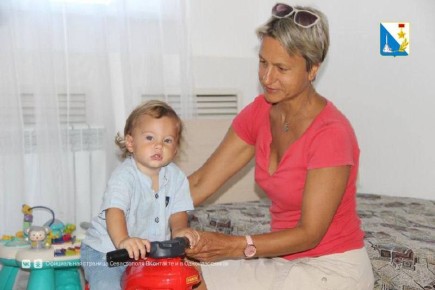 Услугой «Социальная няня» уже воспользовались 33 семьи