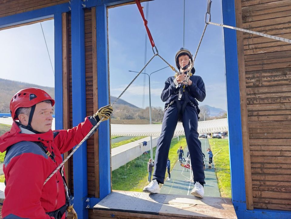 � ������ ������� ������ ����� �� ������������ � �������-������������ ����� �������� ������ ������������ �����