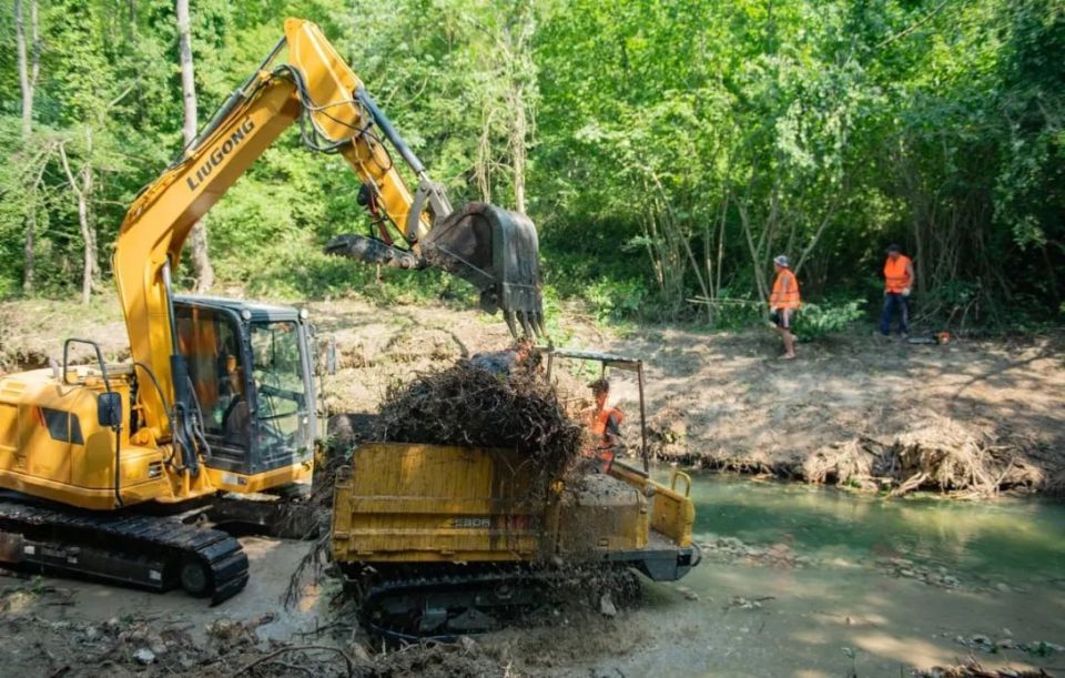 Реку Бельбек почистили в районе Верхнесадового на участке почти в 2 километра — от улицы Пирогова до улицы Локомотивной