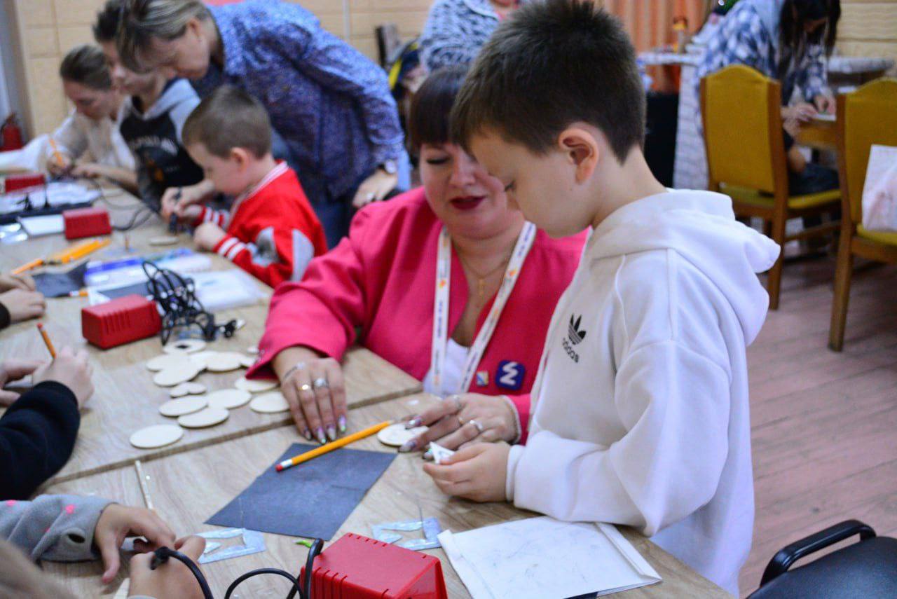 Тепло маминых рук: в селе Хмельницком прошла творческая встреча ко Дню матери