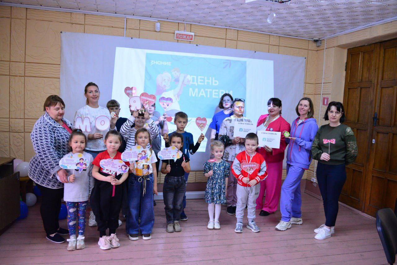 Тепло маминых рук: в селе Хмельницком прошла творческая встреча ко Дню матери Тепло маминых рук: в селе Хмельницком прошла творческая встреча ко Дню матери