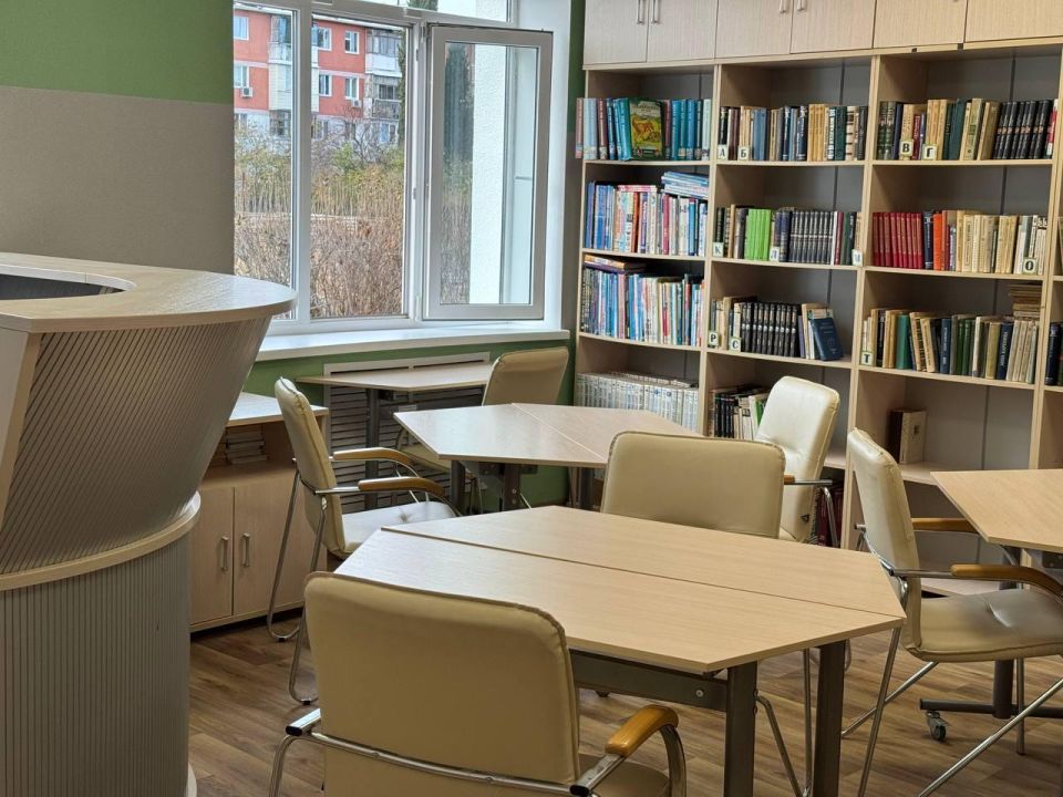 Татьяна Лобач: Вместе с Губернатором города Севастополя Михаилом Развожаевым, коллегой-депутатом Дмитрием Беликом и руководителями профильных ведомств проверили ход капремонта в школе №34 имени Александра Шостака, которая... Татьяна Лобач: Вместе с Губернатором города Севастополя Михаилом Развожаевым, коллегой-депутатом Дмитрием Беликом и руководителями профильных ведомств проверили ход капремонта в школе №34 имени Александра Шостака, которая...