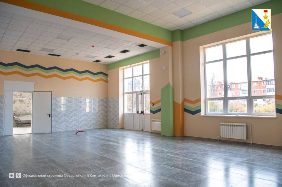 Губернатор Михаил Развожаев проверил ход капремонта в школе №34 Губернатор Михаил Развожаев проверил ход капремонта в школе №34