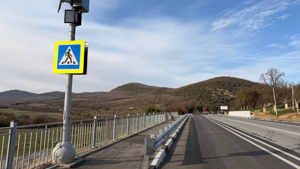 Завершили обустройство остановочных площадок на повороте к селу Резервное Завершили обустройство остановочных площадок на повороте к селу Резервное