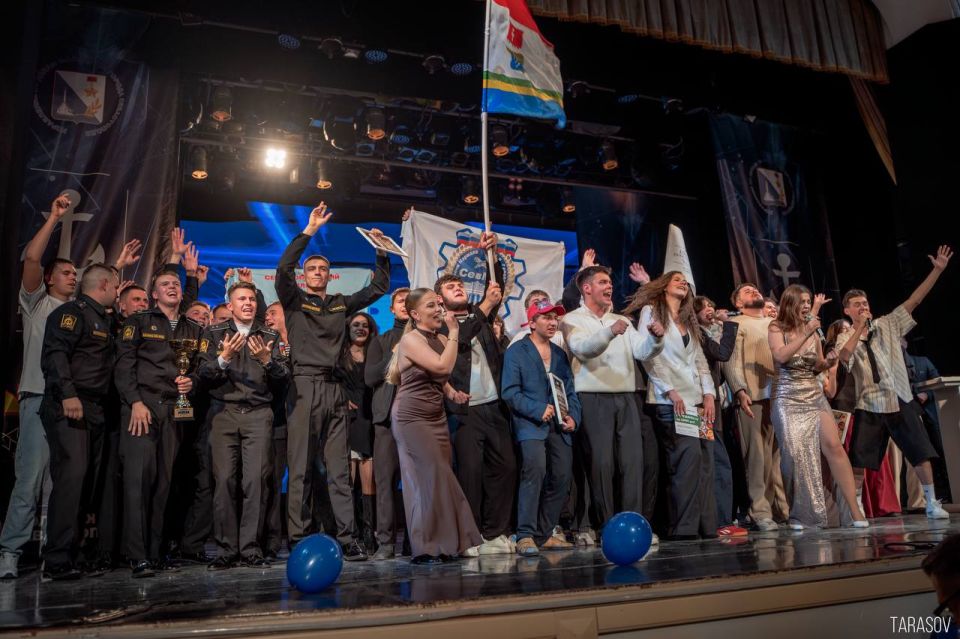 Игорь Михеев: Накануне на сцене Севастопольского центра культуры и искусств прошел Финал Севастопольской официальной лиги КВН – и это было по-настоящему яркое и веселое событие! Игорь Михеев: Накануне на сцене Севастопольского центра культуры и искусств прошел Финал Севастопольской официальной лиги КВН – и это было по-настоящему яркое и веселое событие!