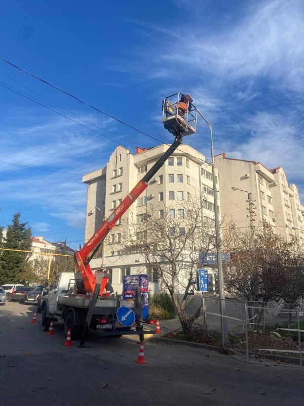 На дороге-дублере по проспекту Героев Сталинграда завершены работы по обновлению освещенности На дороге-дублере по проспекту Героев Сталинграда завершены работы по обновлению освещенности