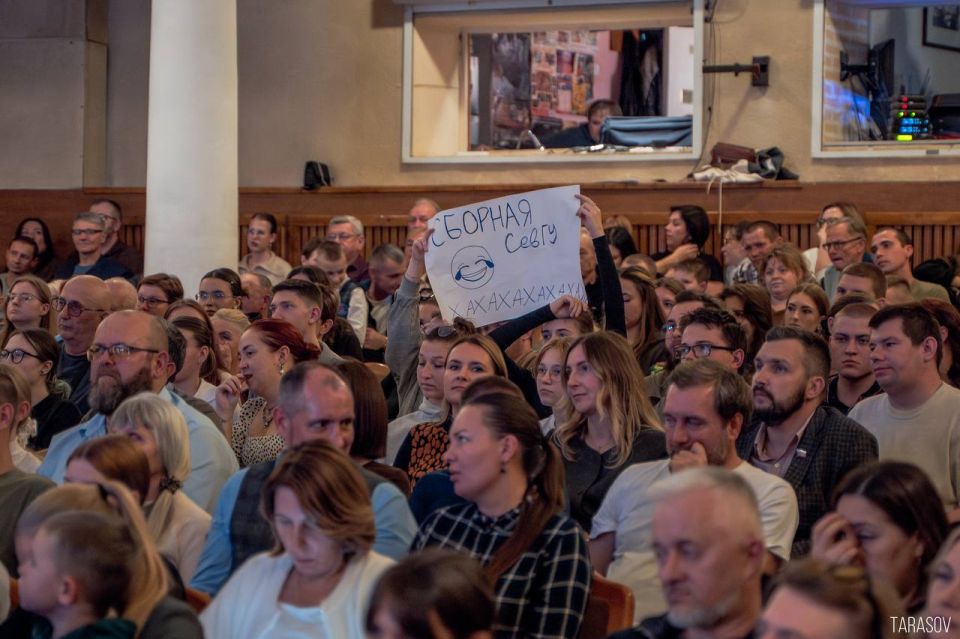 Игорь Михеев: Накануне на сцене Севастопольского центра культуры и искусств прошел Финал Севастопольской официальной лиги КВН – и это было по-настоящему яркое и веселое событие! Игорь Михеев: Накануне на сцене Севастопольского центра культуры и искусств прошел Финал Севастопольской официальной лиги КВН – и это было по-настоящему яркое и веселое событие!