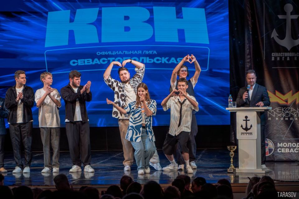 Игорь Михеев: Накануне на сцене Севастопольского центра культуры и искусств прошел Финал Севастопольской официальной лиги КВН – и это было по-настоящему яркое и веселое событие! Игорь Михеев: Накануне на сцене Севастопольского центра культуры и искусств прошел Финал Севастопольской официальной лиги КВН – и это было по-настоящему яркое и веселое событие!