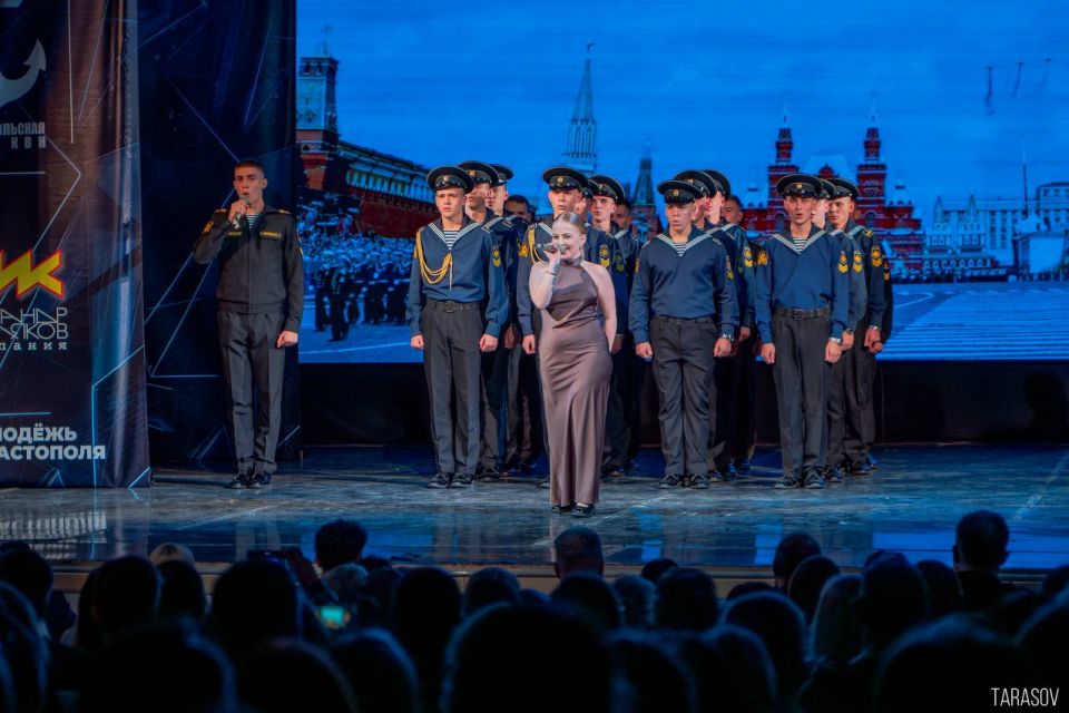 Игорь Михеев: Накануне на сцене Севастопольского центра культуры и искусств прошел Финал Севастопольской официальной лиги КВН – и это было по-настоящему яркое и веселое событие! Игорь Михеев: Накануне на сцене Севастопольского центра культуры и искусств прошел Финал Севастопольской официальной лиги КВН – и это было по-настоящему яркое и веселое событие!