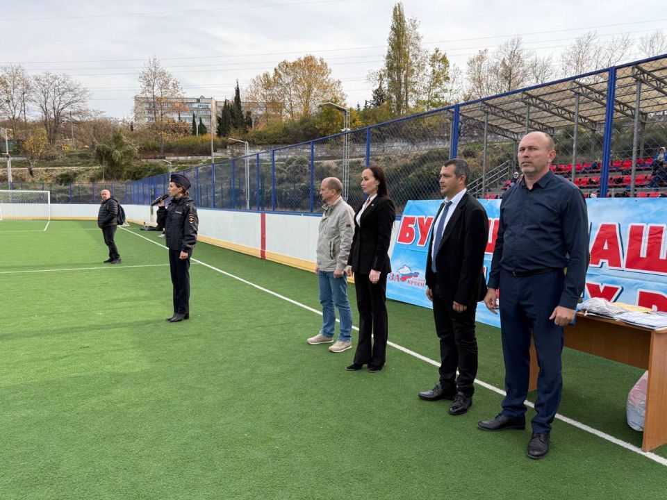 В Севастополе сотрудники полицейского наркоконтроля организовали спортивное мероприятие для школьников В Севастополе сотрудники полицейского наркоконтроля организовали спортивное мероприятие для школьников