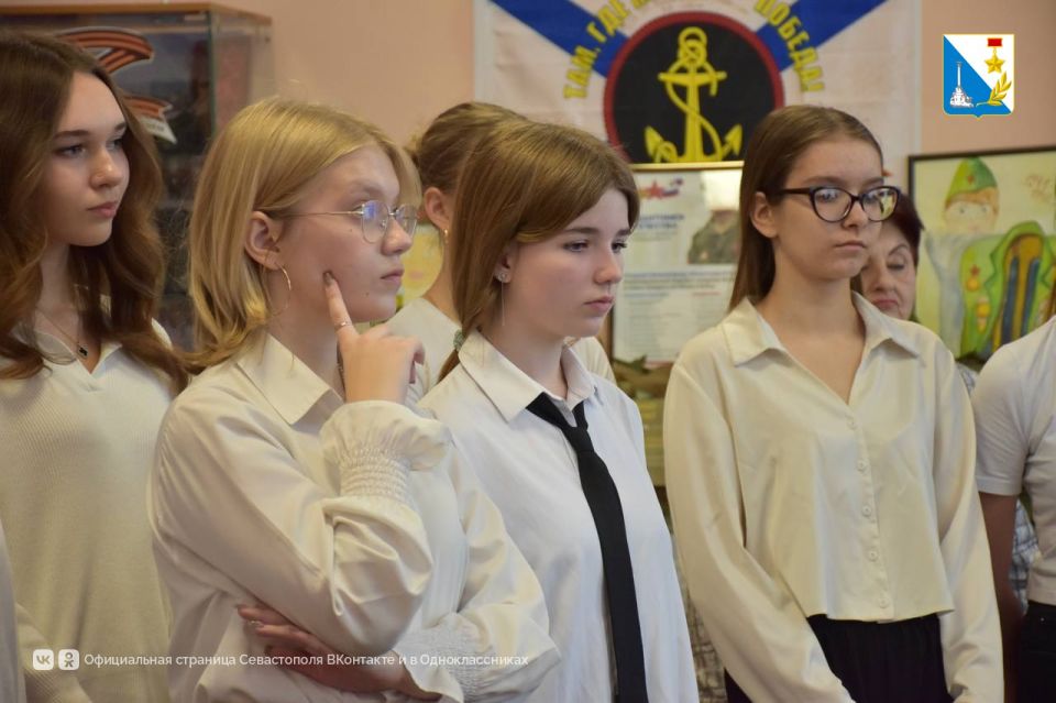 В образовательном центре «Бухта Казачья» школьники провели экскурсию ко Дню морской пехоты В образовательном центре «Бухта Казачья» школьники провели экскурсию ко Дню морской пехоты