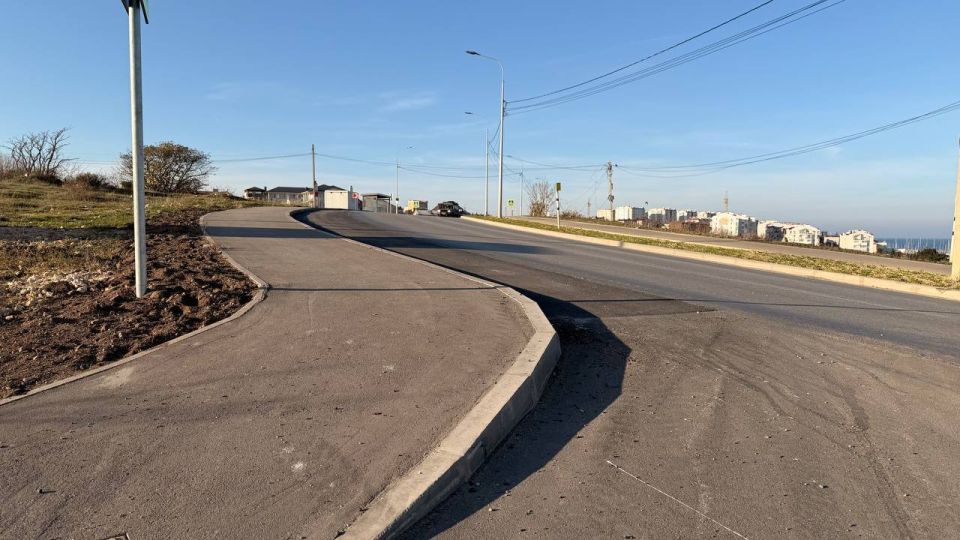 Провел еженедельный штаб по дорожному строительству с подрядчиками, где обсудили благоустройство современной пешеходной инфраструктуры в бухте Казачьей Провел еженедельный штаб по дорожному строительству с подрядчиками, где обсудили благоустройство современной пешеходной инфраструктуры в бухте Казачьей