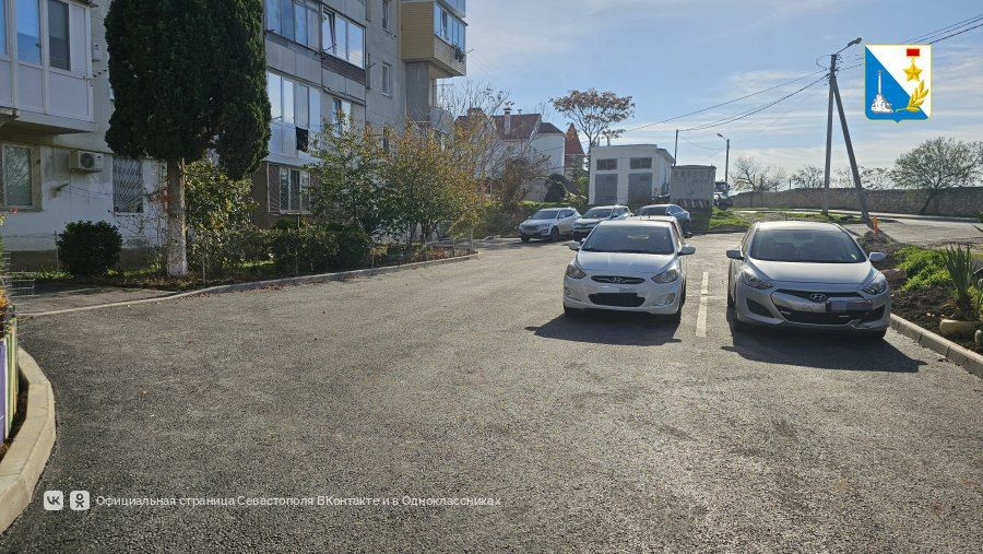 На улице Мечникова завершили ремонт внутриквартальной дороги и тротуаров