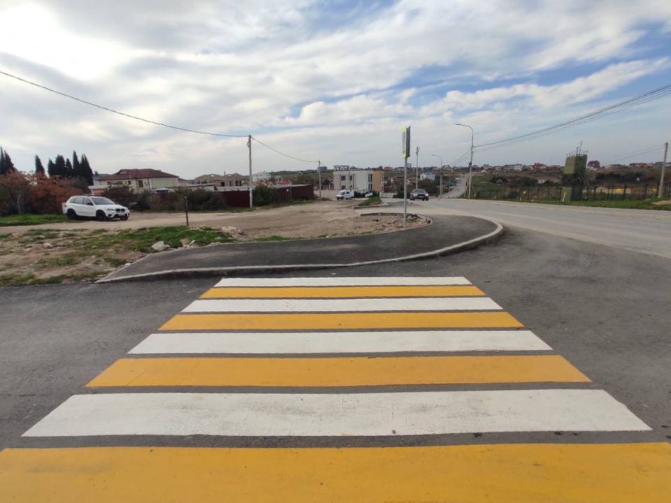 Провел еженедельный штаб по дорожному строительству с подрядчиками, где обсудили благоустройство современной пешеходной инфраструктуры в бухте Казачьей Провел еженедельный штаб по дорожному строительству с подрядчиками, где обсудили благоустройство современной пешеходной инфраструктуры в бухте Казачьей