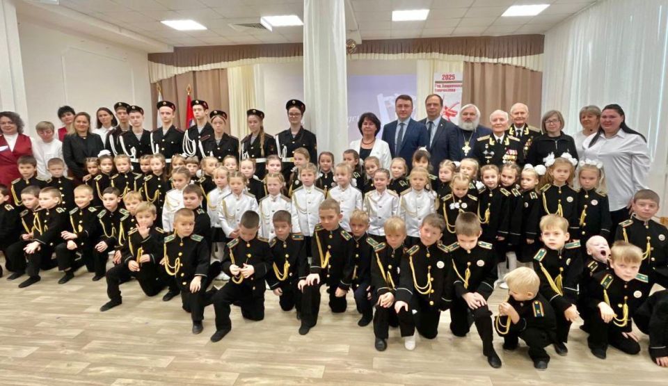 День Качи в Детском саду. Сегодня состоялось замечательное мероприятие на базе ГБДОУ "Детский сад №103", посвященное Дню поселка Кача с продолжением высадки "Аллеи Славы Героев Качи" День Качи в Детском саду. Сегодня состоялось замечательное мероприятие на базе ГБДОУ "Детский сад №103", посвященное Дню поселка Кача с продолжением высадки "Аллеи Славы Героев Качи"