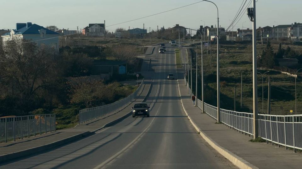 Провел еженедельный штаб по дорожному строительству с подрядчиками, где обсудили благоустройство современной пешеходной инфраструктуры в бухте Казачьей Провел еженедельный штаб по дорожному строительству с подрядчиками, где обсудили благоустройство современной пешеходной инфраструктуры в бухте Казачьей