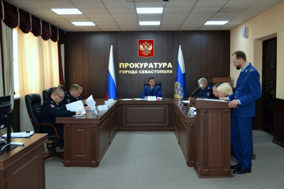 В прокуратуре города Севастополя под председательством заместителя прокурора города Евгения Кадамова проведено межведомственное совещание руководителей правоохранительных органов В прокуратуре города Севастополя под председательством заместителя прокурора города Евгения Кадамова проведено межведомственное совещание руководителей правоохранительных органов