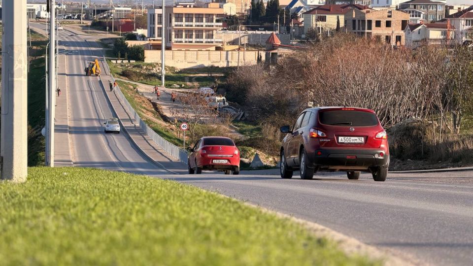 Провел еженедельный штаб по дорожному строительству с подрядчиками, где обсудили благоустройство современной пешеходной инфраструктуры в бухте Казачьей Провел еженедельный штаб по дорожному строительству с подрядчиками, где обсудили благоустройство современной пешеходной инфраструктуры в бухте Казачьей
