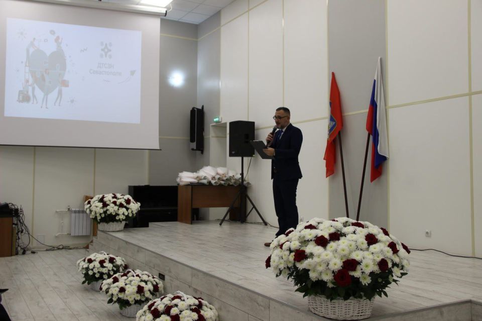 Роль матери всегда будет определяющей в судьбе человека Роль матери всегда будет определяющей в судьбе человека