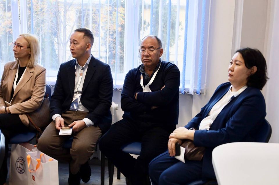 На этой неделе делегация руководителей профессиональных образовательных организаций Республики Саха (Якутия) во главе с советником министра образования и науки Республики Максимом Дмитриевым посетила Севастополь для обмена... На этой неделе делегация руководителей профессиональных образовательных организаций Республики Саха (Якутия) во главе с советником министра образования и науки Республики Максимом Дмитриевым посетила Севастополь для обмена...