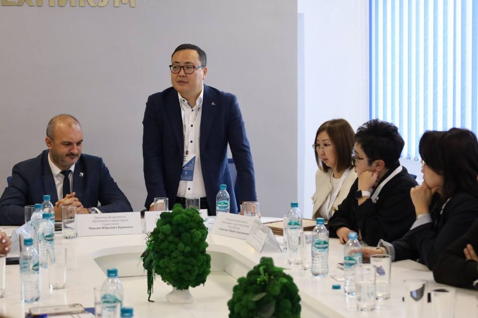 На этой неделе делегация руководителей профессиональных образовательных организаций Республики Саха (Якутия) во главе с советником министра образования и науки Республики Максимом Дмитриевым посетила Севастополь для обмена... На этой неделе делегация руководителей профессиональных образовательных организаций Республики Саха (Якутия) во главе с советником министра образования и науки Республики Максимом Дмитриевым посетила Севастополь для обмена...