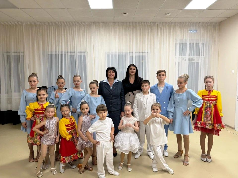 Татьяна Лобач: Накануне в доме культуры на 1-ом отделении Золотой Балки состоялся праздничный концерт «Мелодии сердечной благодарности», посвященный Дню матери Татьяна Лобач: Накануне в доме культуры на 1-ом отделении Золотой Балки состоялся праздничный концерт «Мелодии сердечной благодарности», посвященный Дню матери