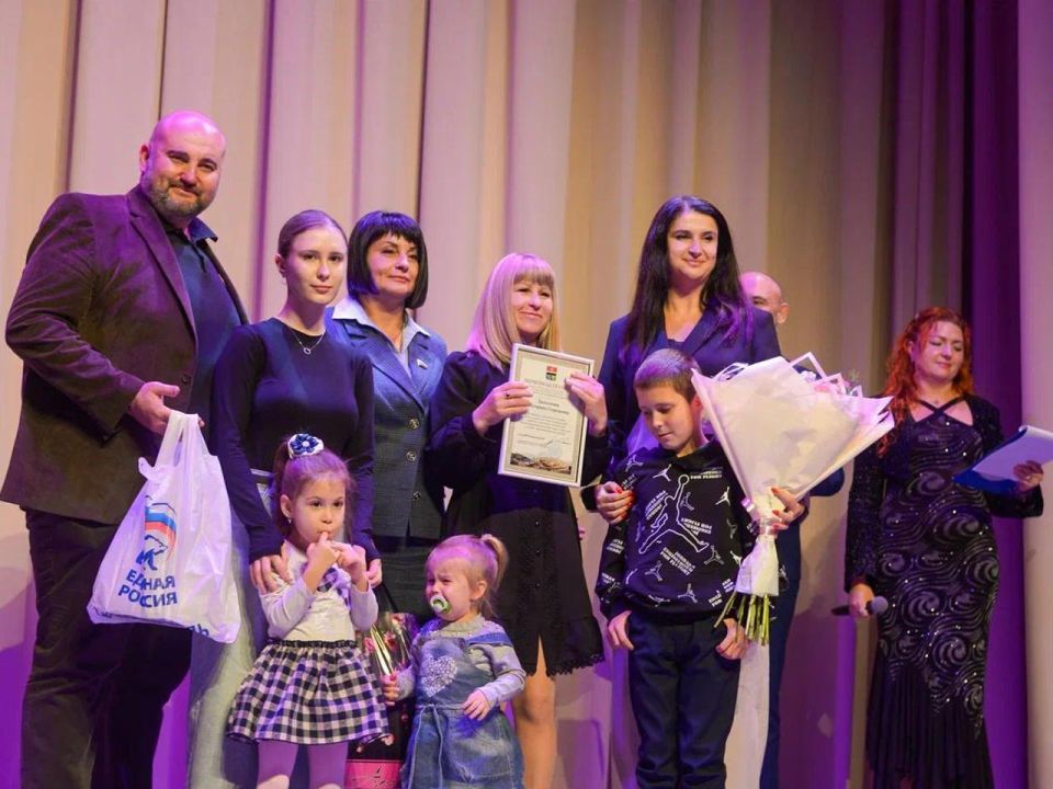 Татьяна Лобач: Накануне в доме культуры на 1-ом отделении Золотой Балки состоялся праздничный концерт «Мелодии сердечной благодарности», посвященный Дню матери Татьяна Лобач: Накануне в доме культуры на 1-ом отделении Золотой Балки состоялся праздничный концерт «Мелодии сердечной благодарности», посвященный Дню матери