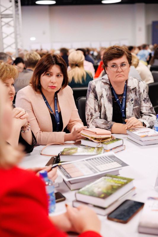 Директора школ Севастополя продолжают повышать свое управленческое мастерство в рамках федерального образовательного проекта «Клуб директоров» Директора школ Севастополя продолжают повышать свое управленческое мастерство в рамках федерального образовательного проекта «Клуб директоров»