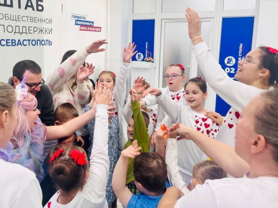 В преддверии самого нежного праздника организация "Особые дети" подготовила теплую встречу, чтобы поздравить мам детей с особенностями развития и сказать им «спасибо» В преддверии самого нежного праздника организация "Особые дети" подготовила теплую встречу, чтобы поздравить мам детей с особенностями развития и сказать им «спасибо»