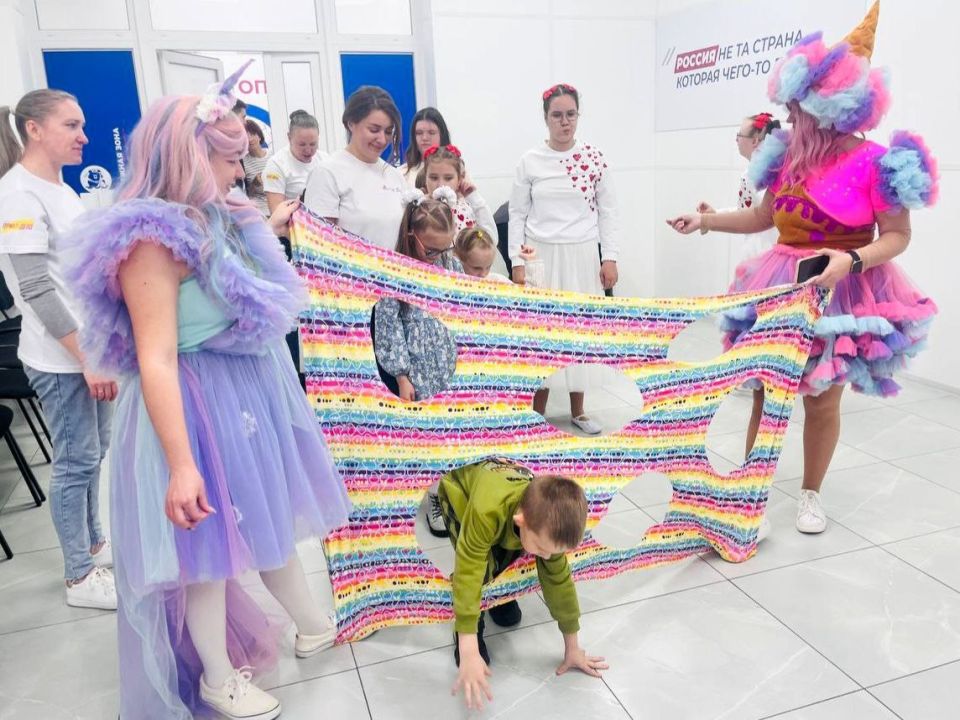 В преддверии самого нежного праздника организация "Особые дети" подготовила теплую встречу, чтобы поздравить мам детей с особенностями развития и сказать им «спасибо» В преддверии самого нежного праздника организация "Особые дети" подготовила теплую встречу, чтобы поздравить мам детей с особенностями развития и сказать им «спасибо»