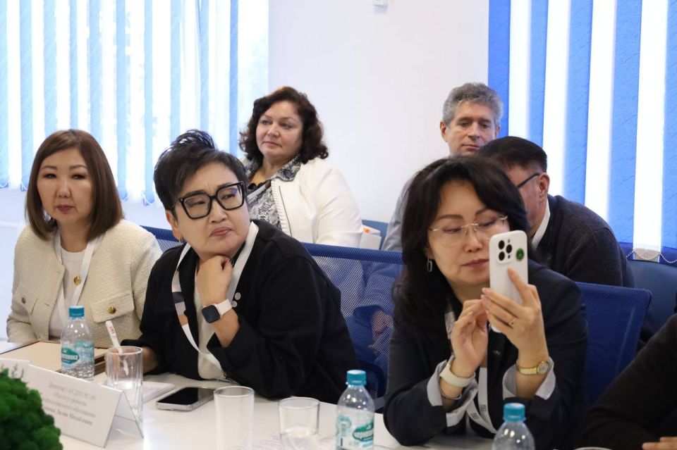 На этой неделе делегация руководителей профессиональных образовательных организаций Республики Саха (Якутия) во главе с советником министра образования и науки Республики Максимом Дмитриевым посетила Севастополь для обмена... На этой неделе делегация руководителей профессиональных образовательных организаций Республики Саха (Якутия) во главе с советником министра образования и науки Республики Максимом Дмитриевым посетила Севастополь для обмена...