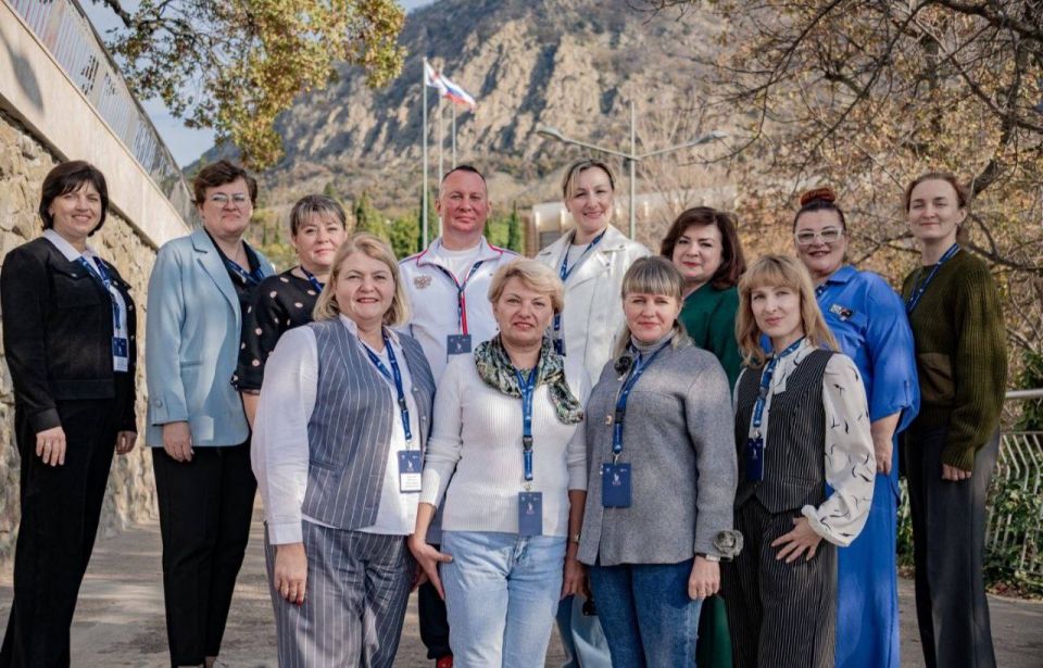 Директора школ Севастополя продолжают повышать свое управленческое мастерство в рамках федерального образовательного проекта «Клуб директоров» Директора школ Севастополя продолжают повышать свое управленческое мастерство в рамках федерального образовательного проекта «Клуб директоров»