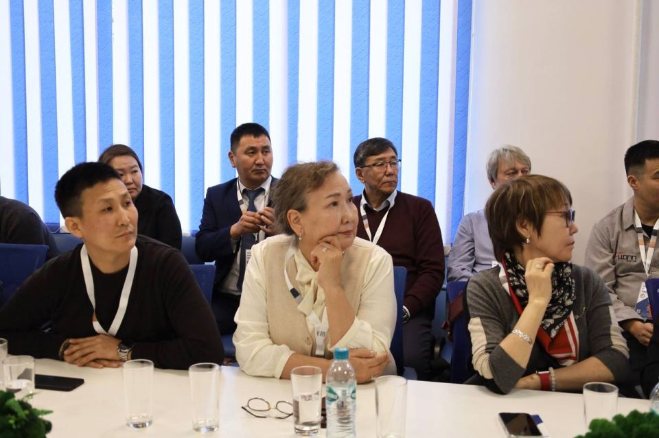 На этой неделе делегация руководителей профессиональных образовательных организаций Республики Саха (Якутия) во главе с советником министра образования и науки Республики Максимом Дмитриевым посетила Севастополь для обмена... На этой неделе делегация руководителей профессиональных образовательных организаций Республики Саха (Якутия) во главе с советником министра образования и науки Республики Максимом Дмитриевым посетила Севастополь для обмена...