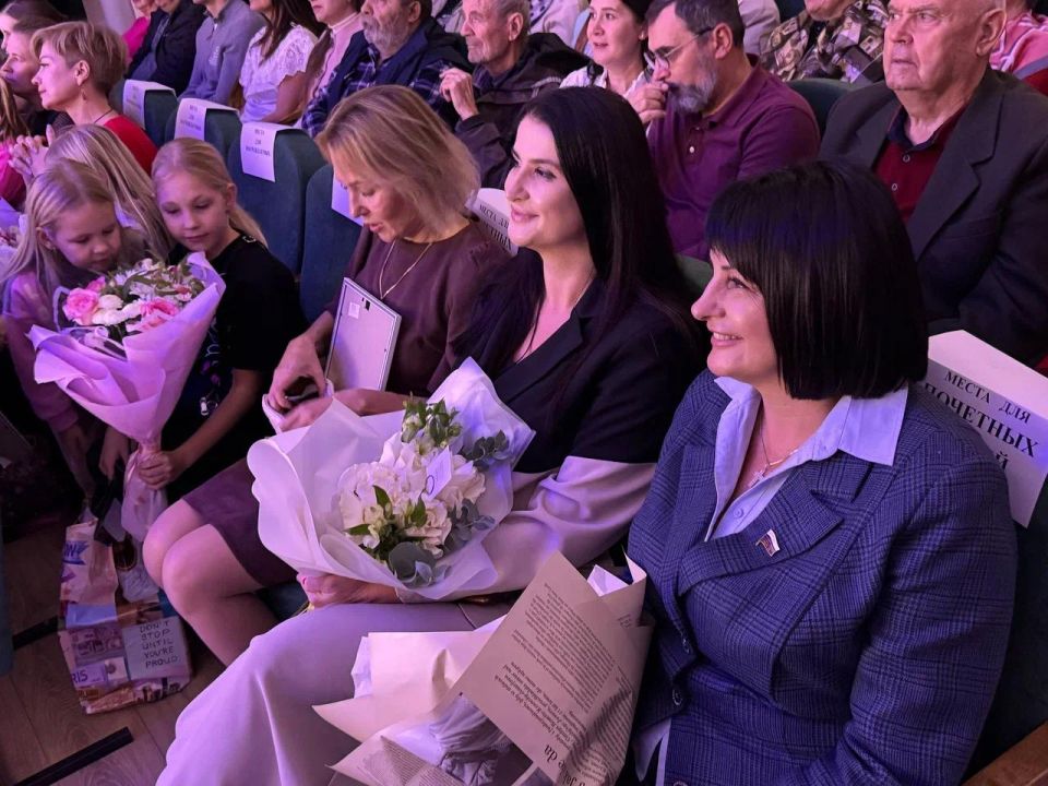 Татьяна Лобач: Накануне в доме культуры на 1-ом отделении Золотой Балки состоялся праздничный концерт «Мелодии сердечной благодарности», посвященный Дню матери Татьяна Лобач: Накануне в доме культуры на 1-ом отделении Золотой Балки состоялся праздничный концерт «Мелодии сердечной благодарности», посвященный Дню матери