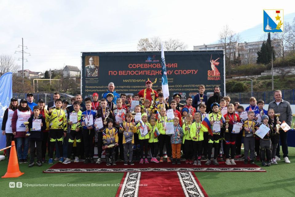 � ����������� ������ ������������ �� ���������� ���, ����������� 80-����� ������� ������ � 110-����� �� ��� �������� ������� ��������