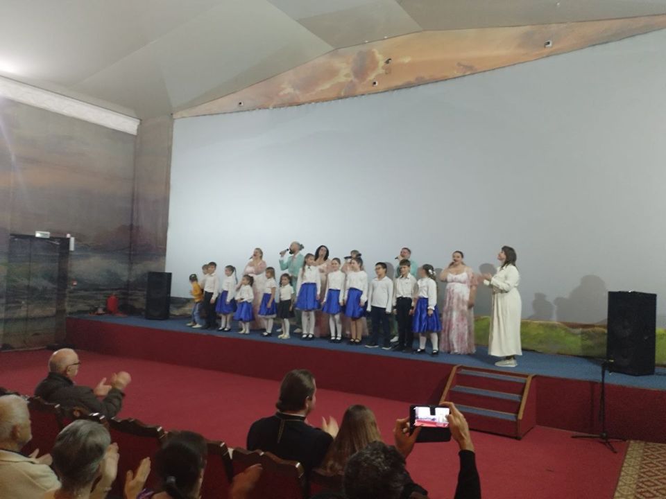 Александр Кулагин: Для наших самых любимых мам в честь Дня матери мы организовали праздничный концерт в кинотеатре "Моряк" на Северной стороне Александр Кулагин: Для наших самых любимых мам в честь Дня матери мы организовали праздничный концерт в кинотеатре "Моряк" на Северной стороне