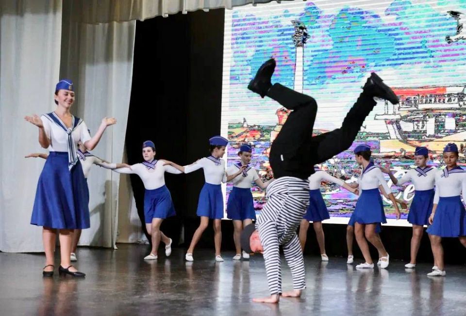 Во Дворце детского и юношеского творчества состоялся смотр творческих работ участников XIV регионального конкурса сотворчества «Я и мой учитель» Во Дворце детского и юношеского творчества состоялся смотр творческих работ участников XIV регионального конкурса сотворчества «Я и мой учитель»