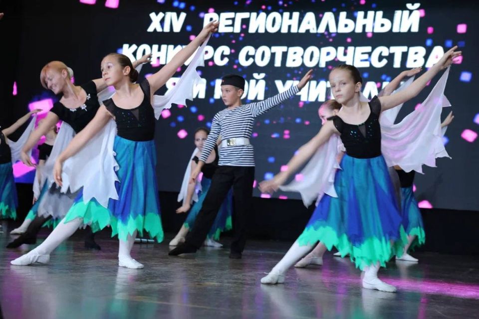 Во Дворце детского и юношеского творчества состоялся смотр творческих работ участников XIV регионального конкурса сотворчества «Я и мой учитель» Во Дворце детского и юношеского творчества состоялся смотр творческих работ участников XIV регионального конкурса сотворчества «Я и мой учитель»