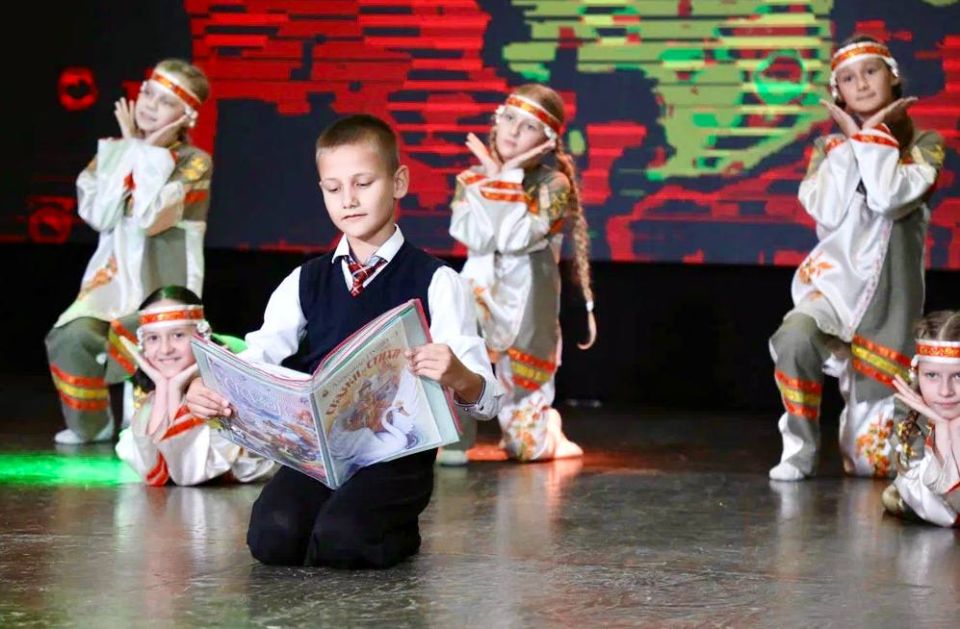 Во Дворце детского и юношеского творчества состоялся смотр творческих работ участников XIV регионального конкурса сотворчества «Я и мой учитель» Во Дворце детского и юношеского творчества состоялся смотр творческих работ участников XIV регионального конкурса сотворчества «Я и мой учитель»