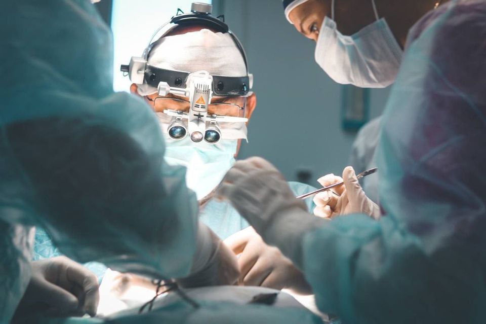 Сегодня мы поздравляем наших лучших профессионалов — врачей-хирургов здравоохранения Севастополя, которые ежедневно доказывают своё высокое призвание, даря людям здоровье и уверенность в завтрашнем дне!