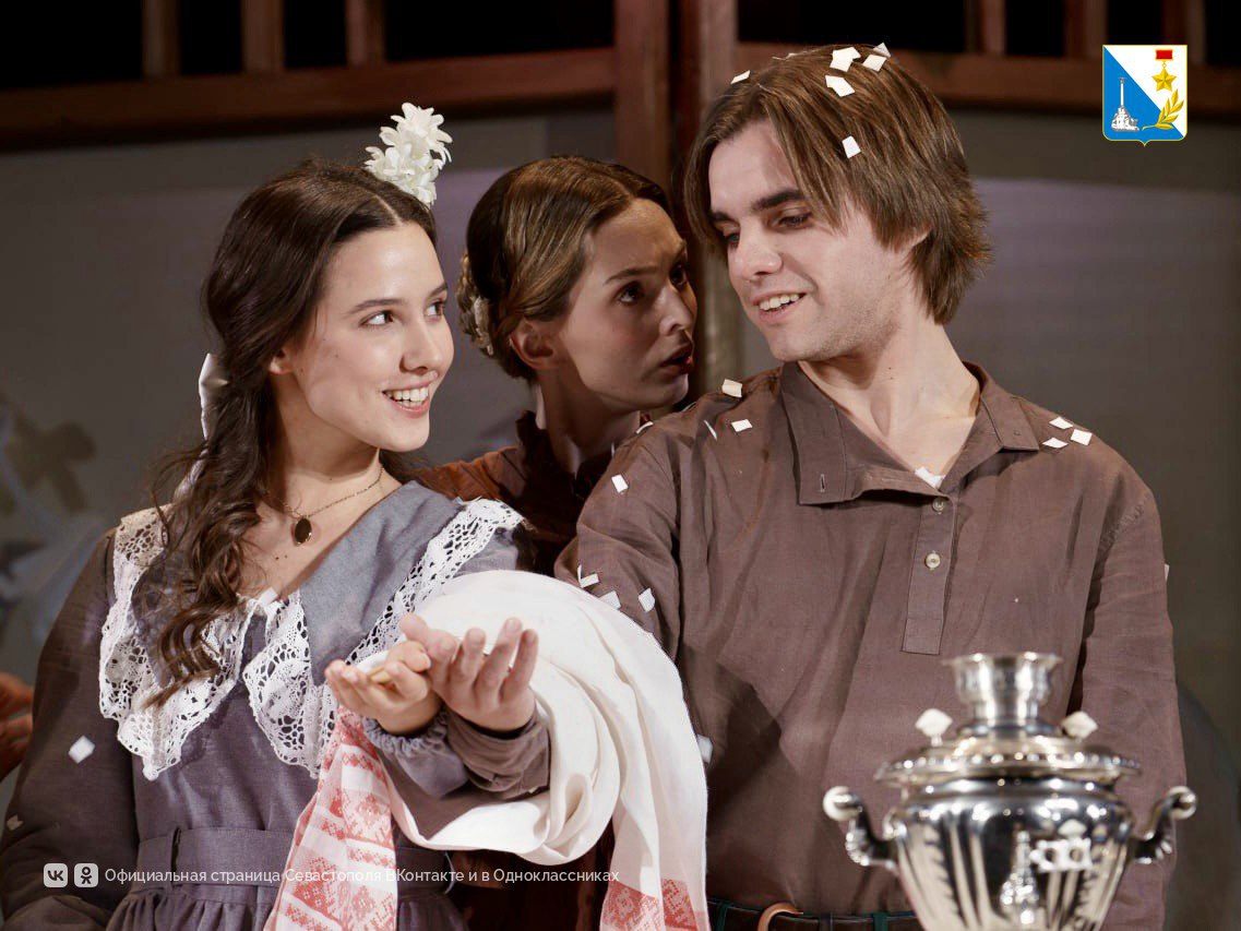 Севастопольский ТЮЗ представил премьеру — «Сказку о мёртвой царевне и о семи богатырях» Севастопольский ТЮЗ представил премьеру — «Сказку о мёртвой царевне и о семи богатырях»