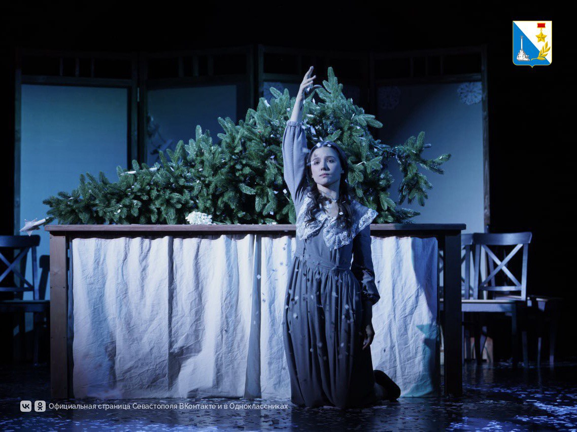 Севастопольский ТЮЗ представил премьеру — «Сказку о мёртвой царевне и о семи богатырях» Севастопольский ТЮЗ представил премьеру — «Сказку о мёртвой царевне и о семи богатырях»