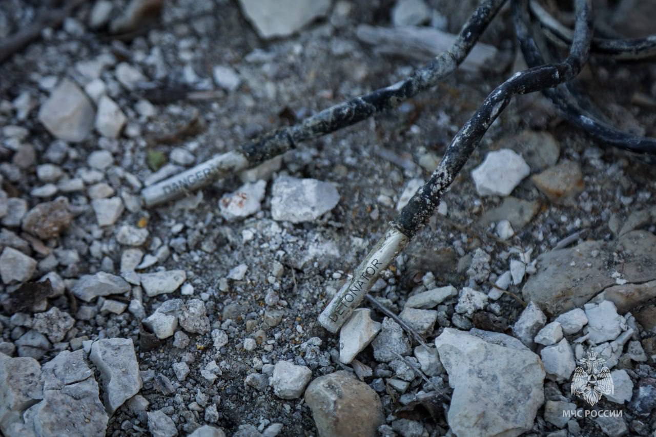 Специалисты МЧС уничтожили вражеские взрывоопасные предметы уничтожили в Севастополе Специалисты МЧС уничтожили вражеские взрывоопасные предметы уничтожили в Севастополе