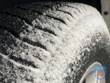 Госавтоинспекция Севастополя напоминает автовладельцам о необходимости установки зимних шин