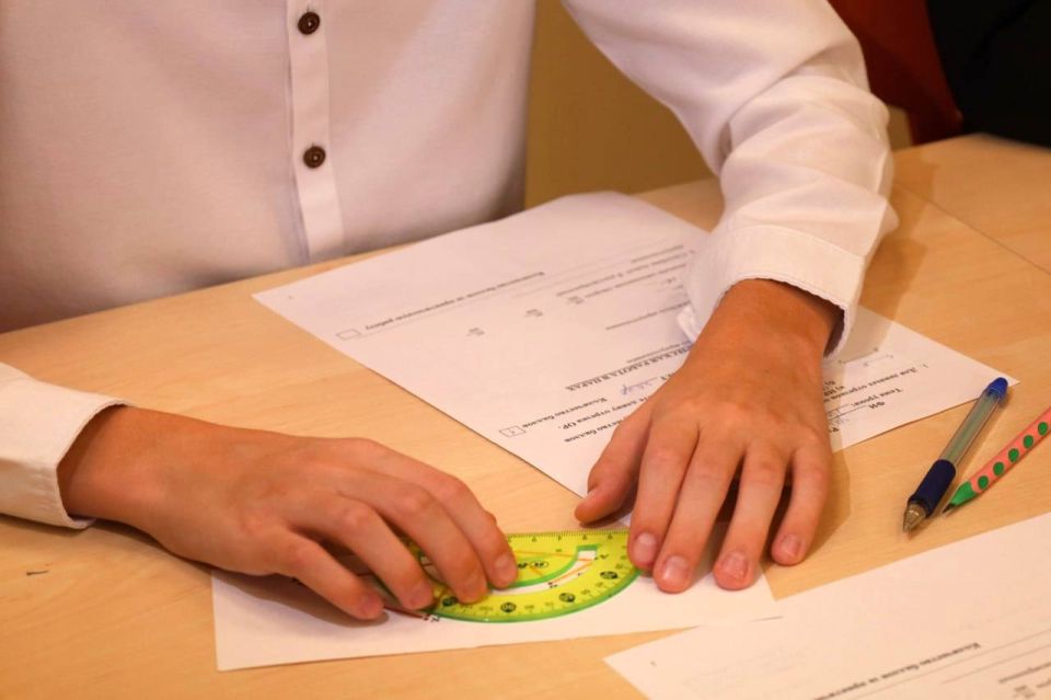 �����, 1 �������, � ������ �������� �������� ���������������� �������� � ���� ����������