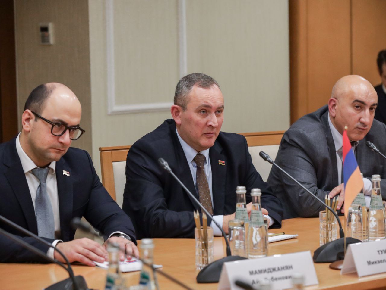 Дмитрий Белик: В рамках VI Международной конференции «Роль взаимодействия фракций политических партий и блоков в межпарламентском сотрудничестве стран СНГ» состоялась двусторонняя встреча депутатов Государственной Думы с... Дмитрий Белик: В рамках VI Международной конференции «Роль взаимодействия фракций политических партий и блоков в межпарламентском сотрудничестве стран СНГ» состоялась двусторонняя встреча депутатов Государственной Думы с...